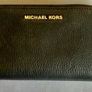 Michael Kors Large Black Pebbled Wallet , Pre Owned.